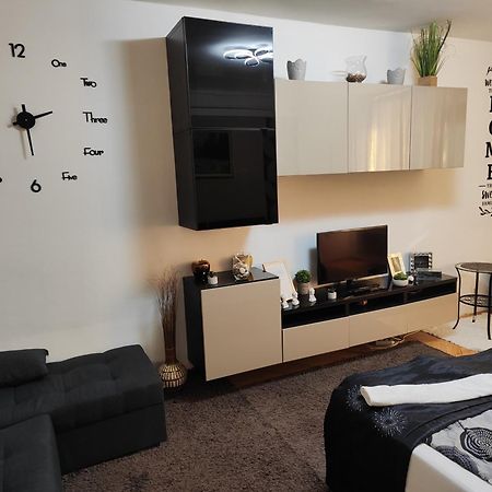 Heni Apartman Надьканіжа Екстер'єр фото