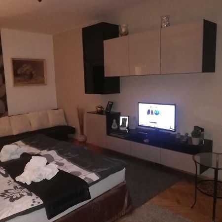 Heni Apartman Надьканіжа Екстер'єр фото
