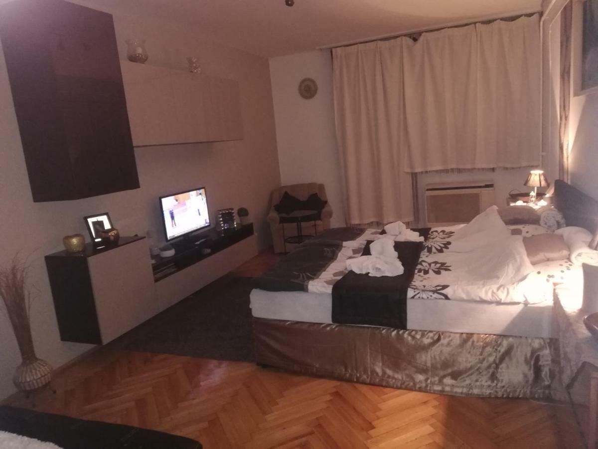 Heni Apartman Надьканіжа Екстер'єр фото