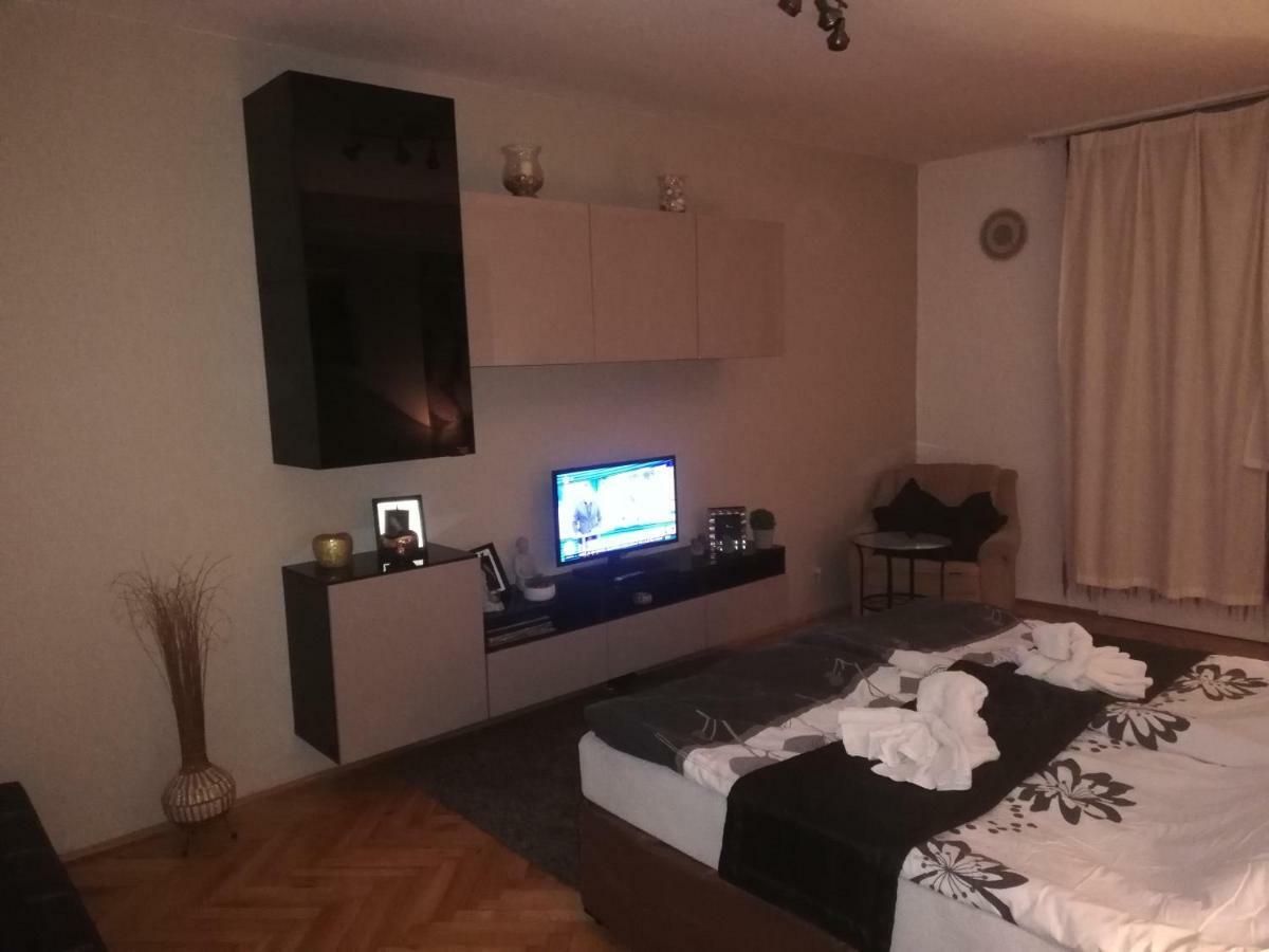 Heni Apartman Надьканіжа Екстер'єр фото