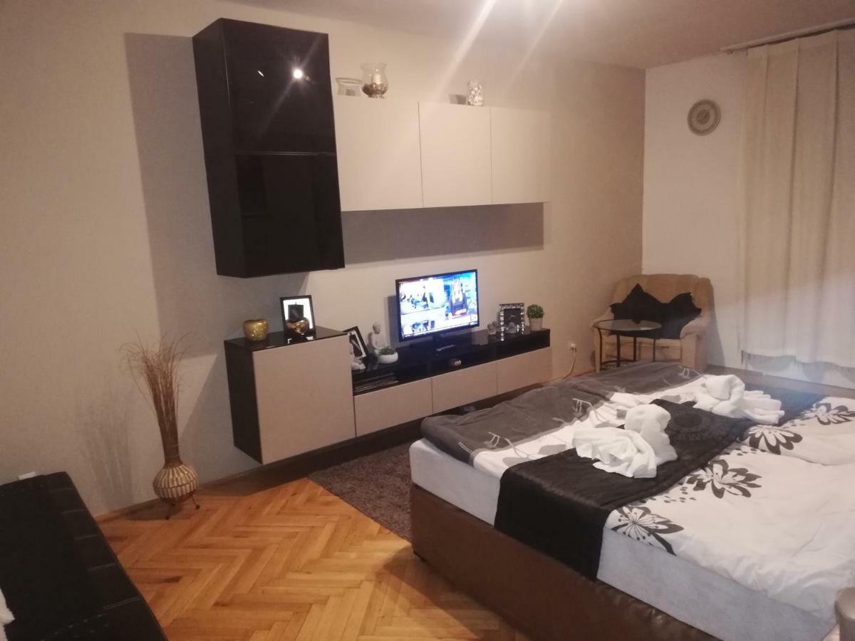 Heni Apartman Надьканіжа Екстер'єр фото